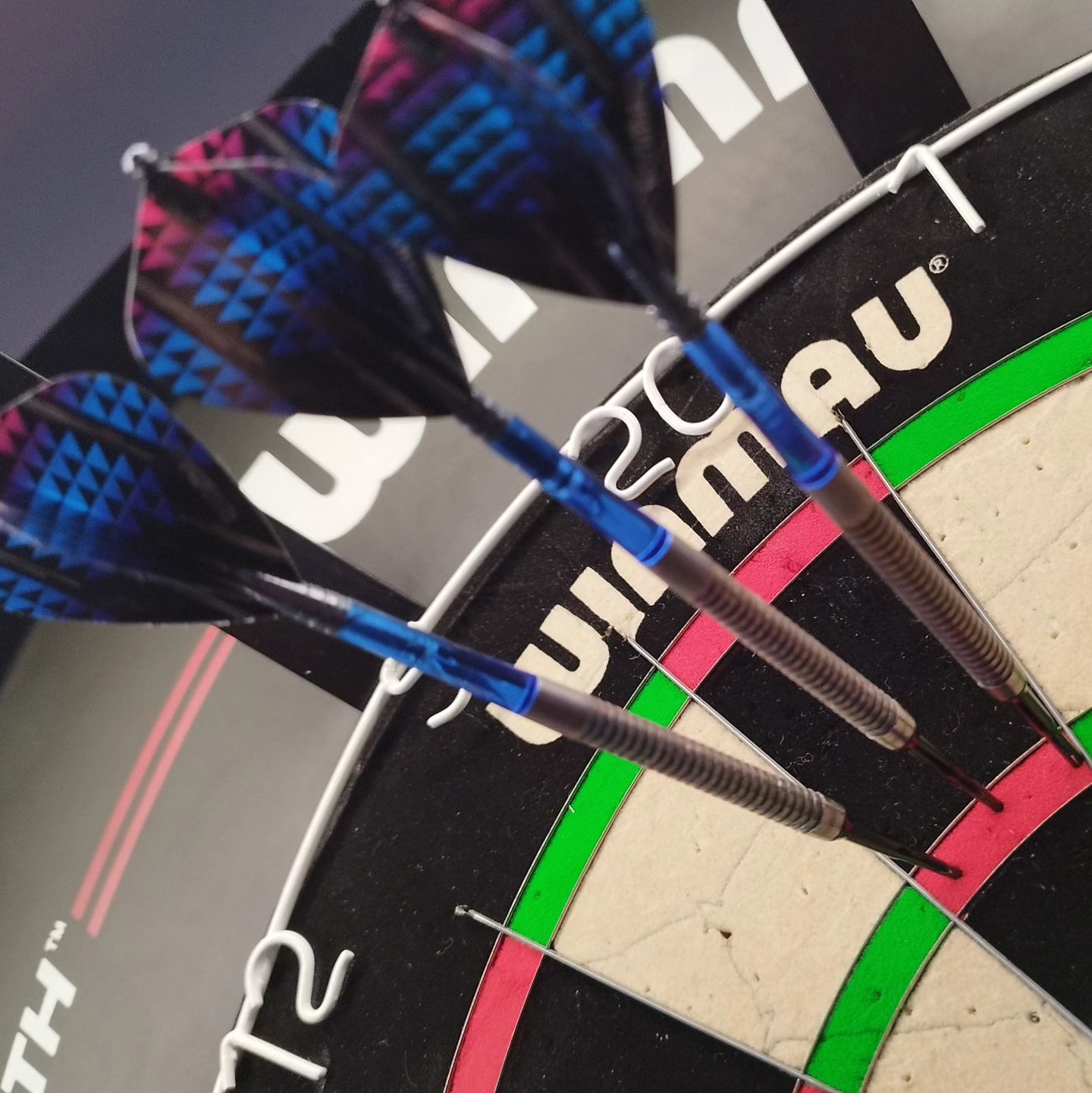 Nouvelle cible trad ! Commande bien reçu dartshopper winmauofficial  #darts #dartshopper  #yesdartschopper #winmauvecta #winmauprism merci du cadeau ma chérie !