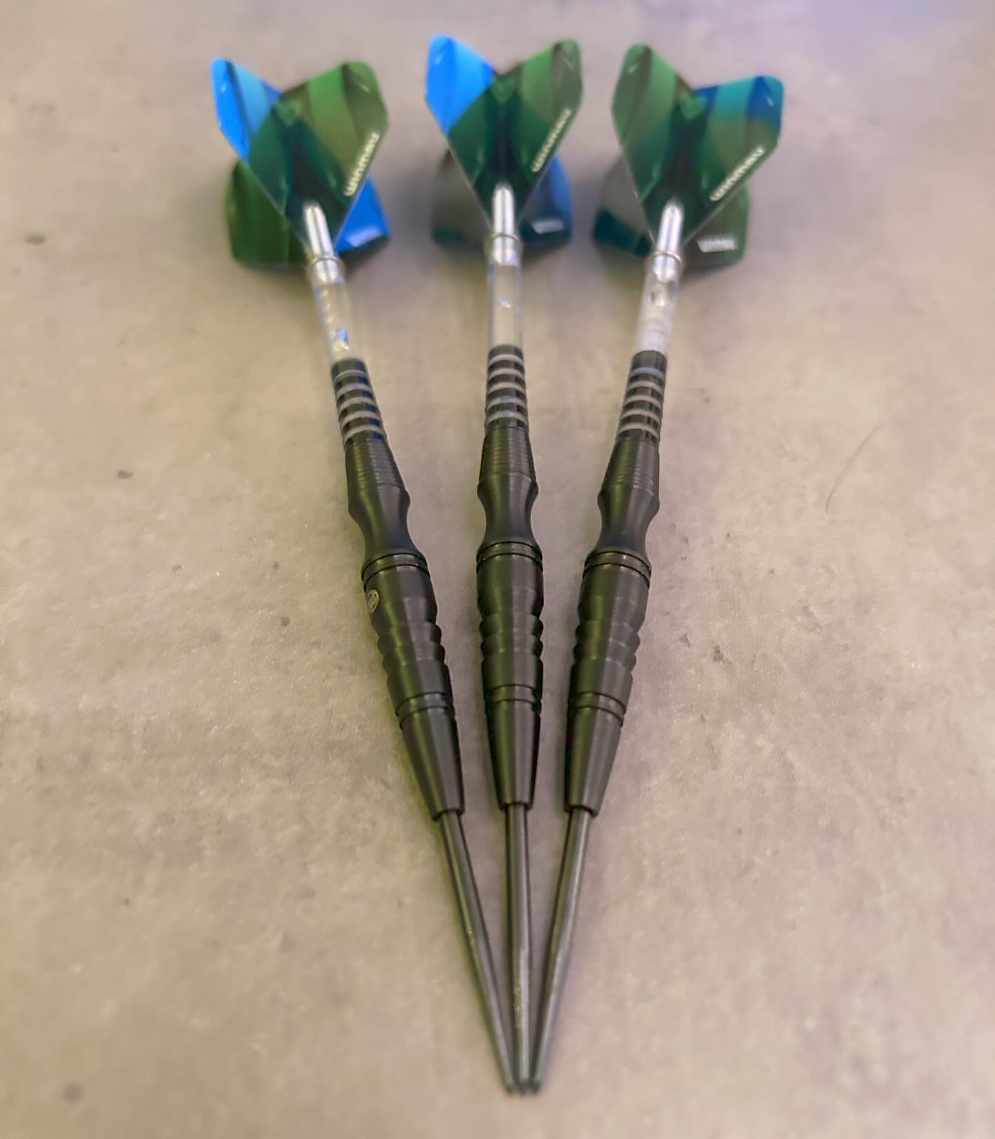 Uudet tikat! 👌😎 Winmau Sniper Darts 24 g dartshopper #winmau #darts #180