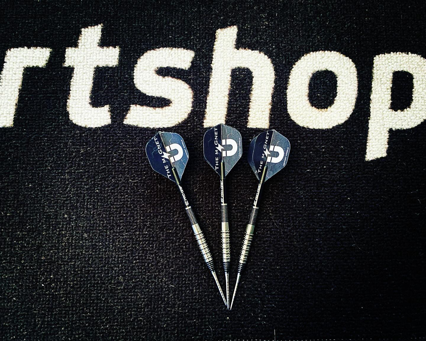 PHIL TAYLOR POWER 8ZERO 2 ( 22 Gramm )
MISSION SNIPER POINTS - RIPPLE SILVER ( 28mm )
TARGET PRO GRIP 34 MM
Flights selbst gestaltet über Dartshopper 

#dartshopper
dartshopper