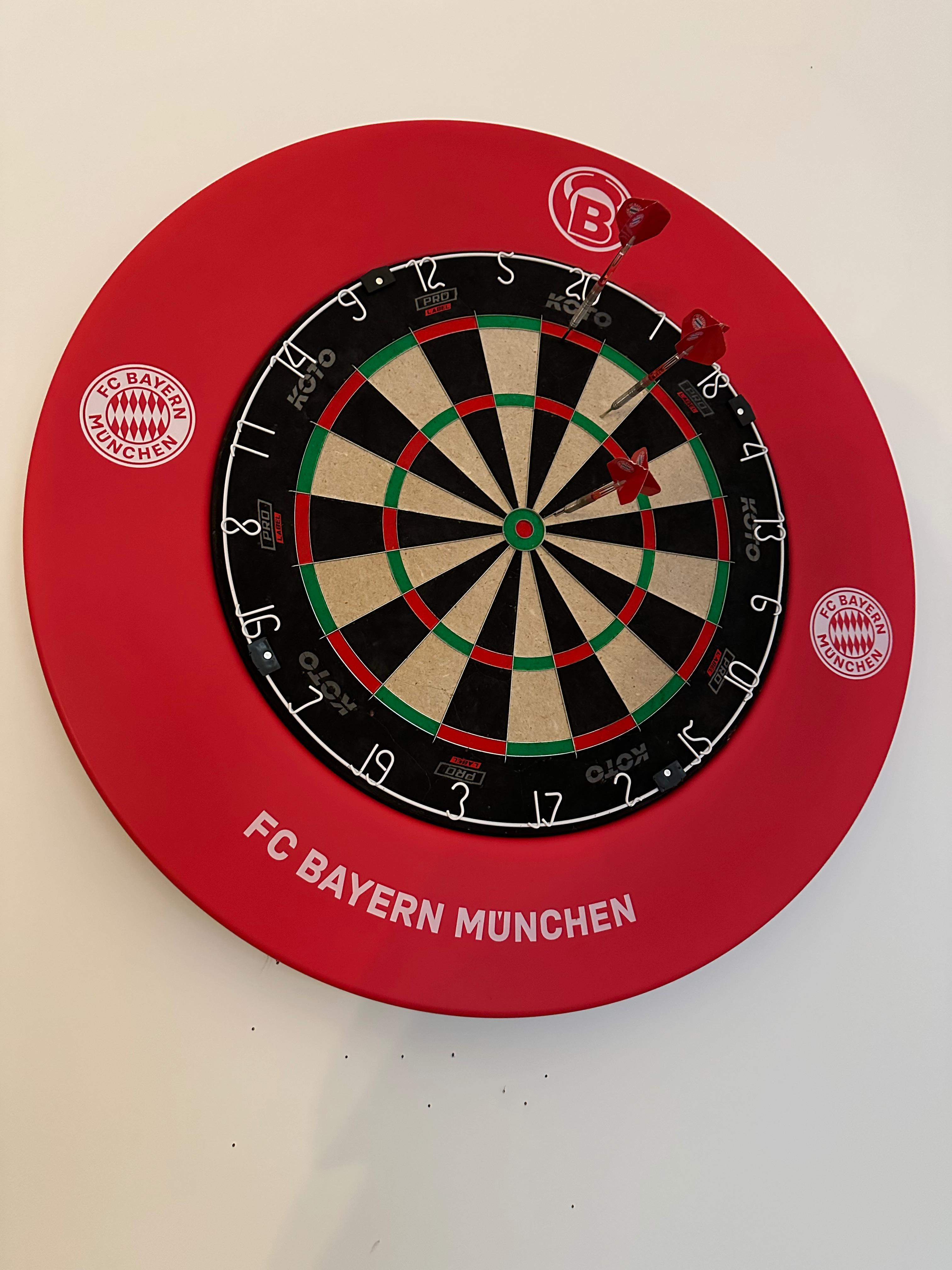 Bayern München goes Darts (einzig gute Kombi von Fußball und Bullen ;))