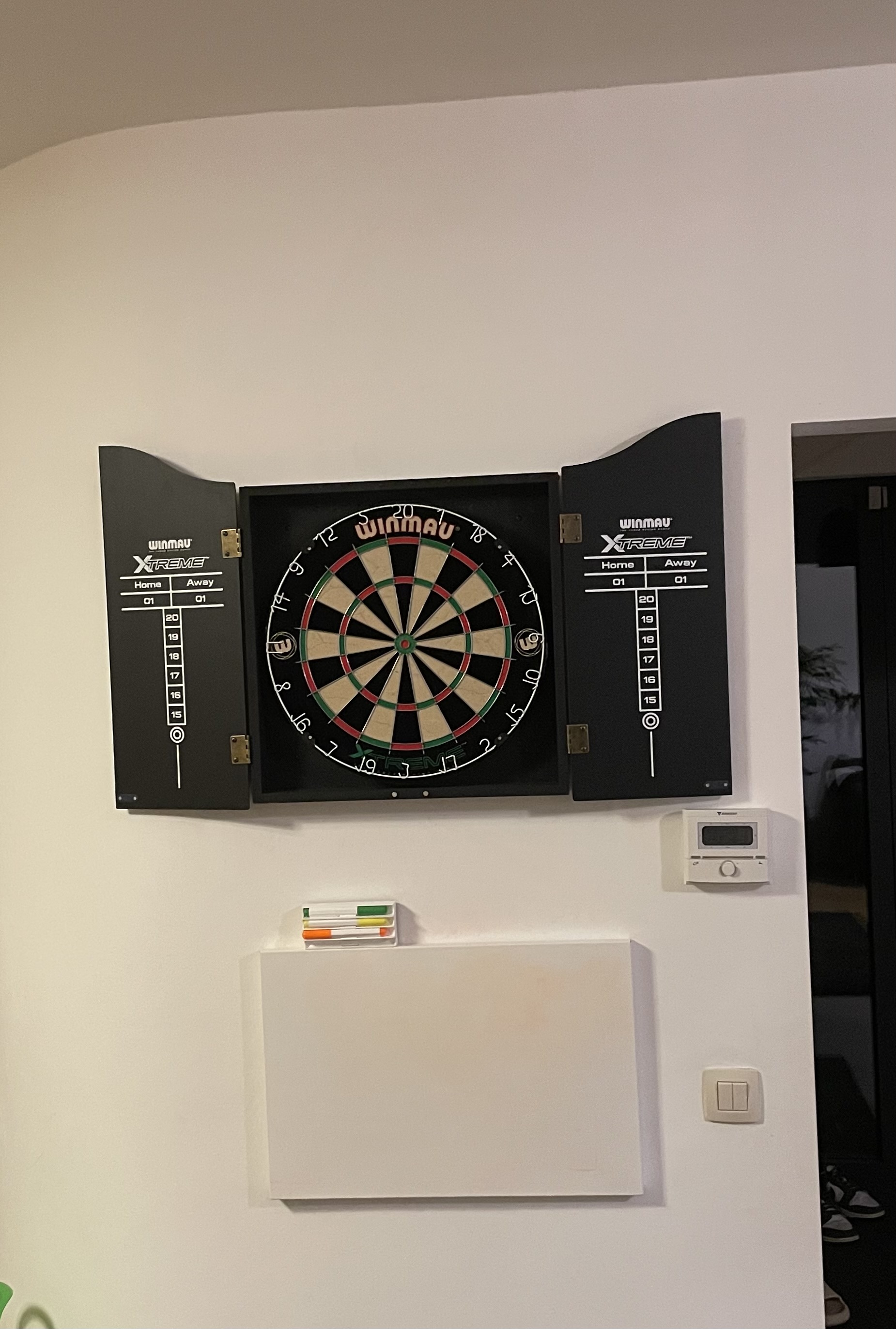 Darts cabinet