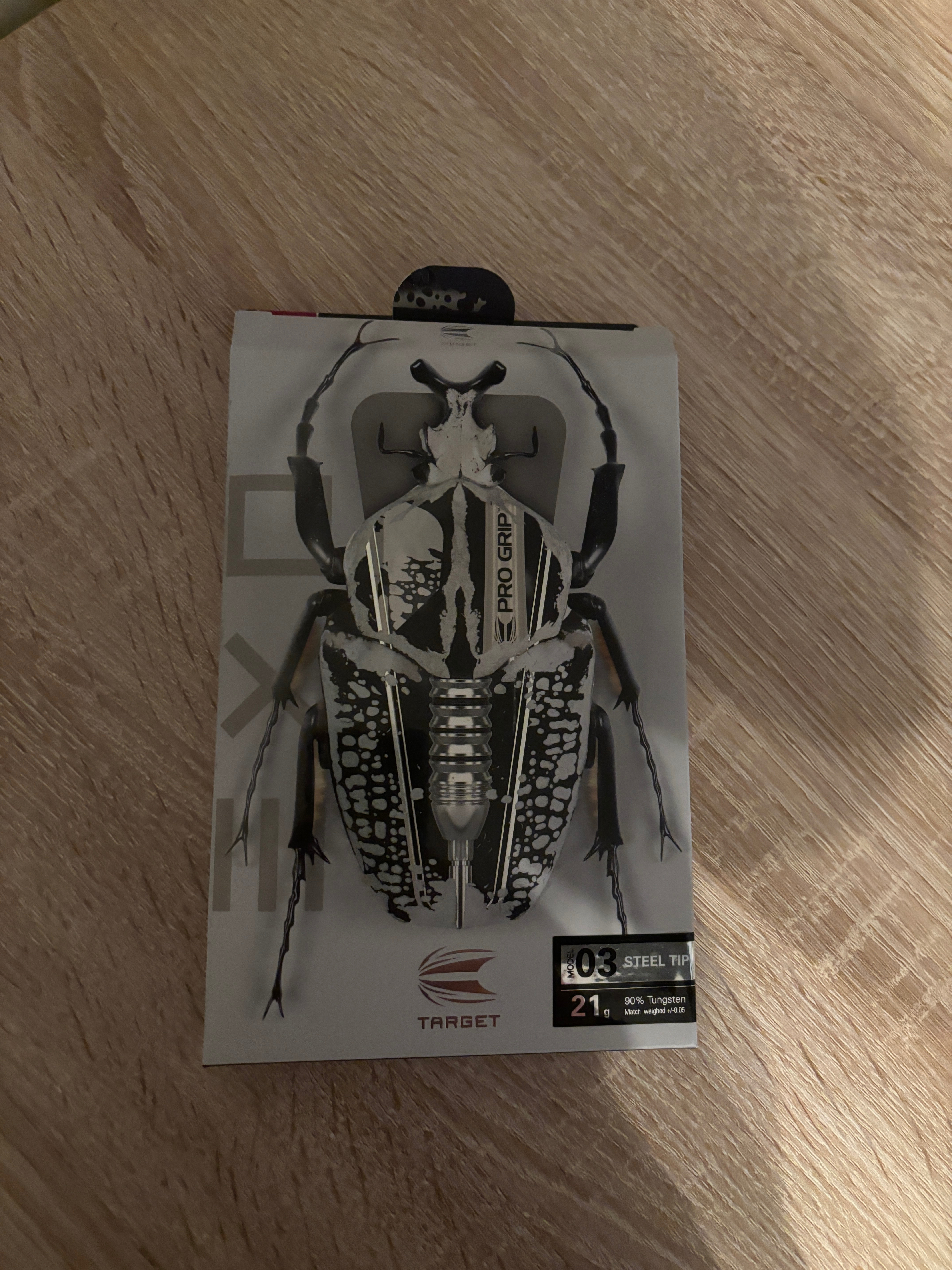 Eerste dartpijlen die ik ooit heb gekocht nadat ik advies kreeg van een vriend en ben er heel erg blij mee hele goeie grip!