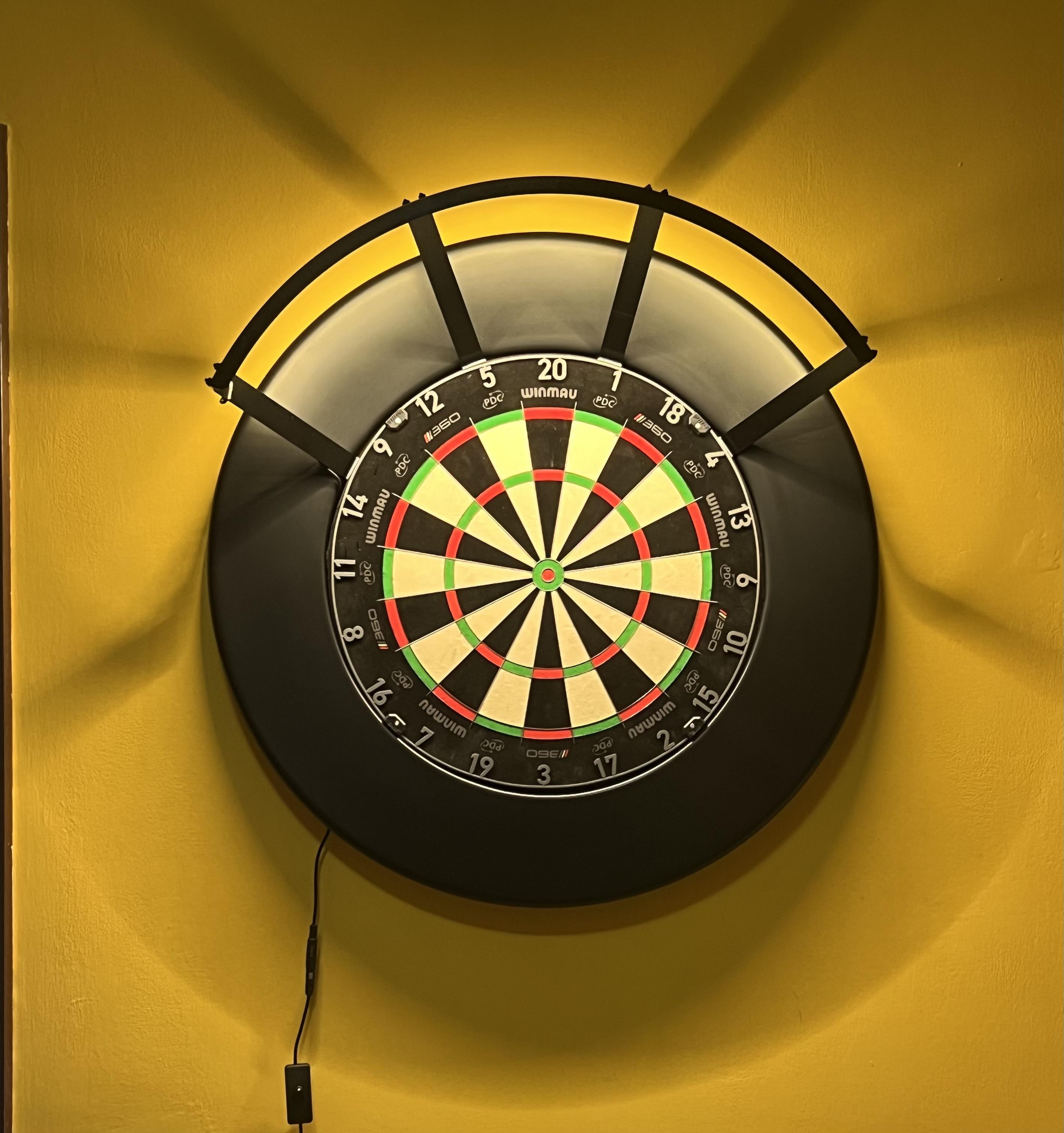 Winmau Blade Triple Core 360 Technology + Winmau Polaris + Surround Black - Dartset