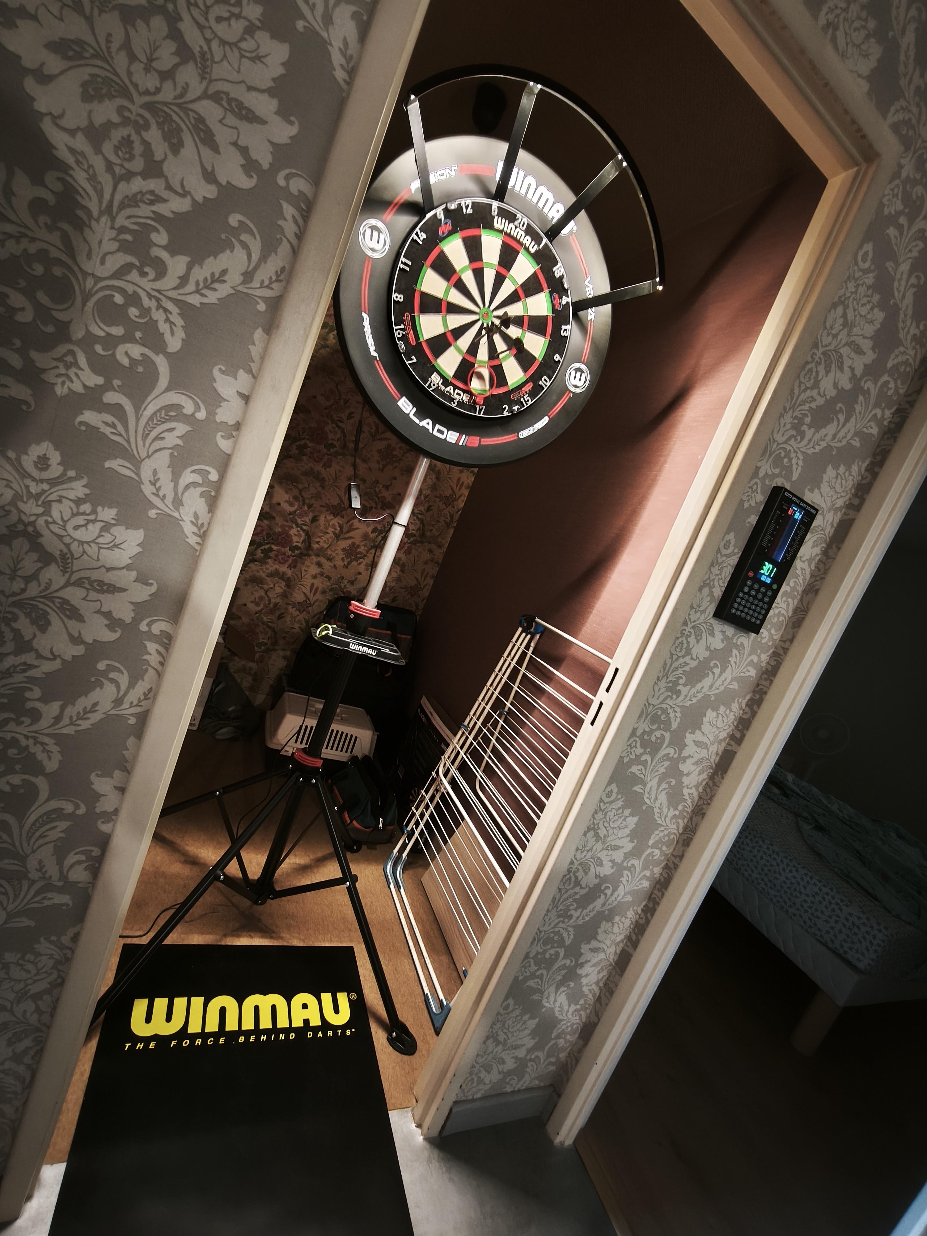 Tapis, trépied, cible, surround, dartscrorer, la totale ! 