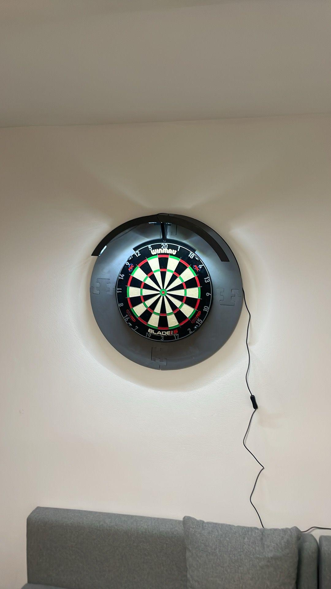 Winmau Blade 6 Triple Core PDC, KOTO 4pcs. Surround, XQ Max Saturn 120 - career start 