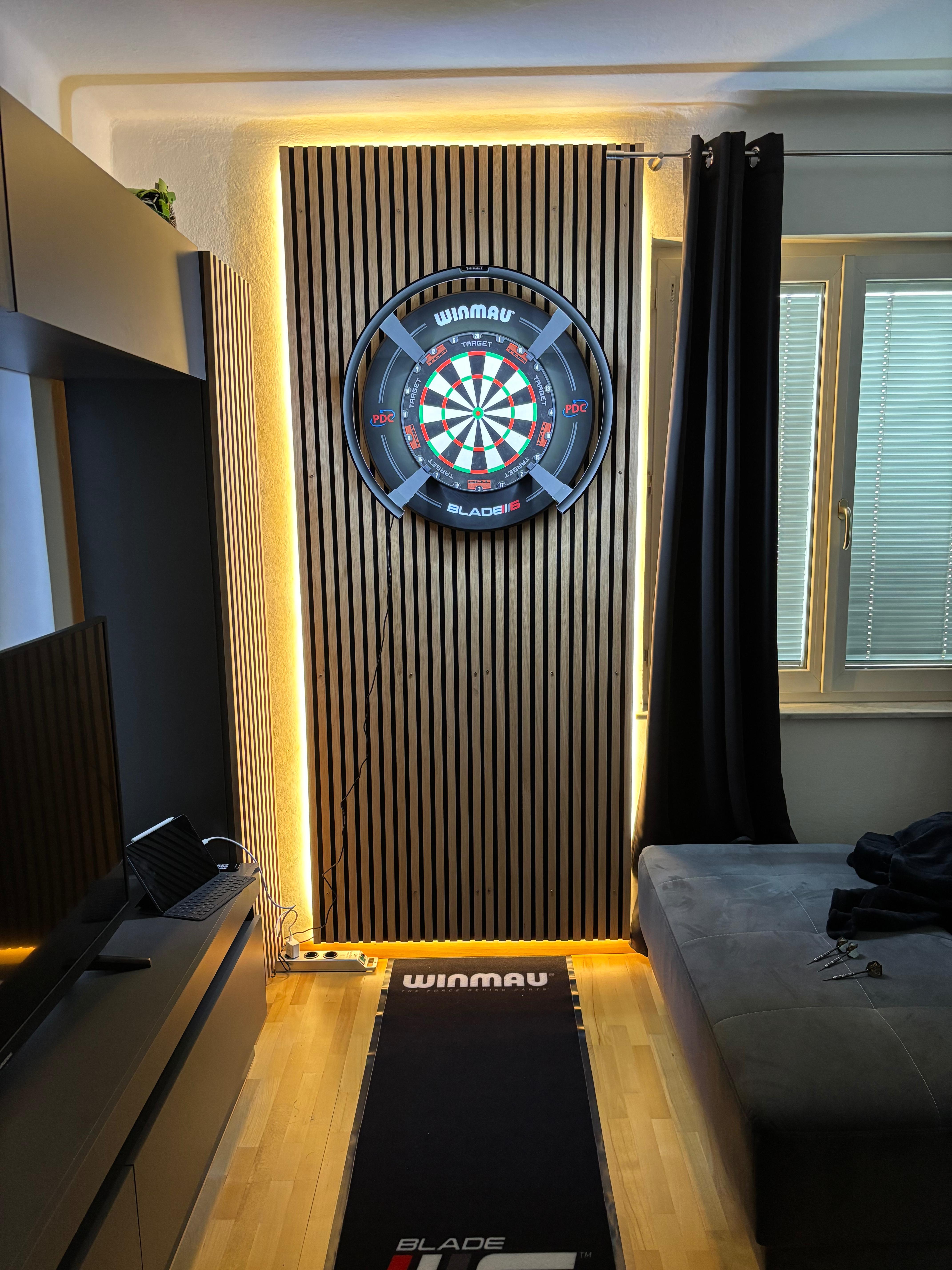 Target Omni Autoscooring inkl. Target Dartscheibe, Surround und Dartteppich