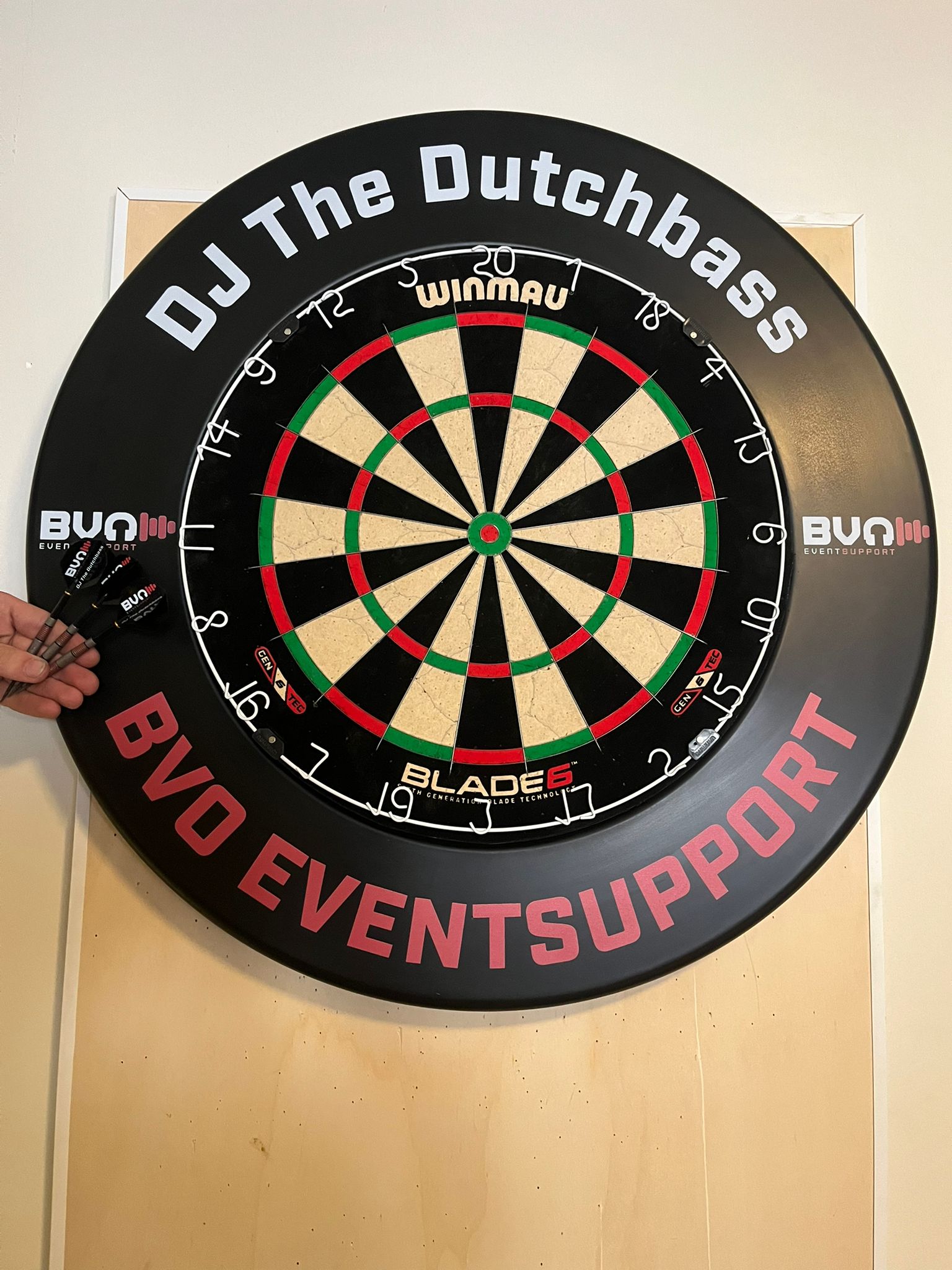 DJ The Dutchbass dartring en flights