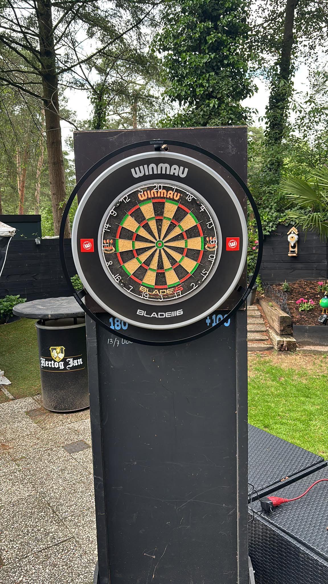 Camping dartbaan compleet met een mooie verlichtingsring