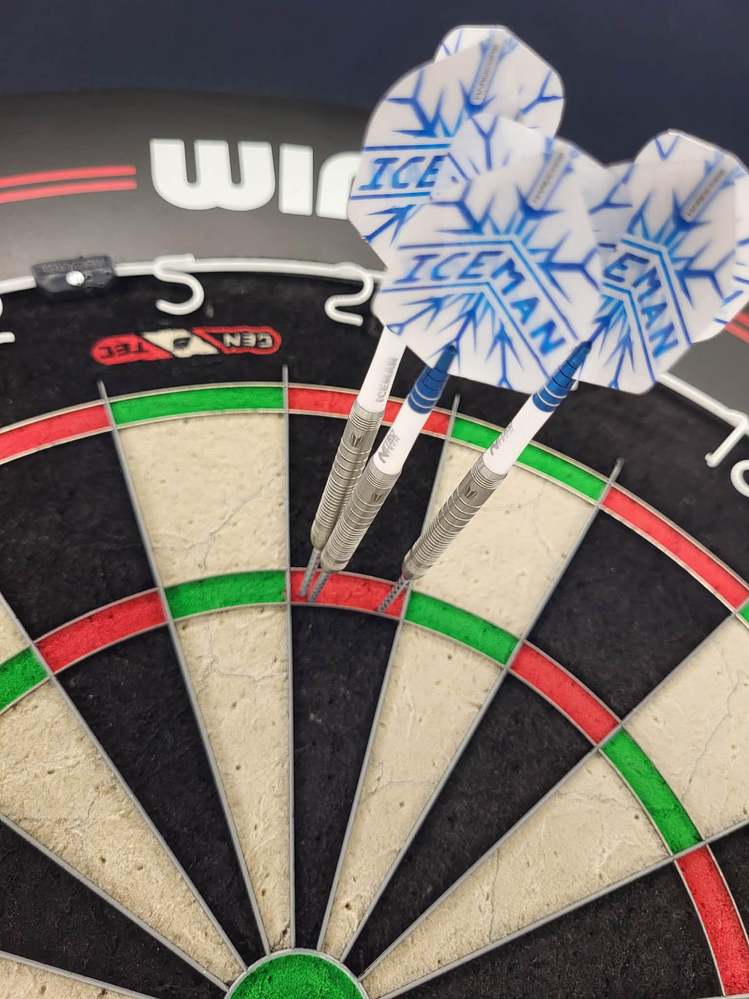 super nowe lotki IceMena , odrazu pierwsze w życiu 180 jakie zbobyl syn , byl szczęśliwy,  pozdrawiam Gurshin #dartshopper