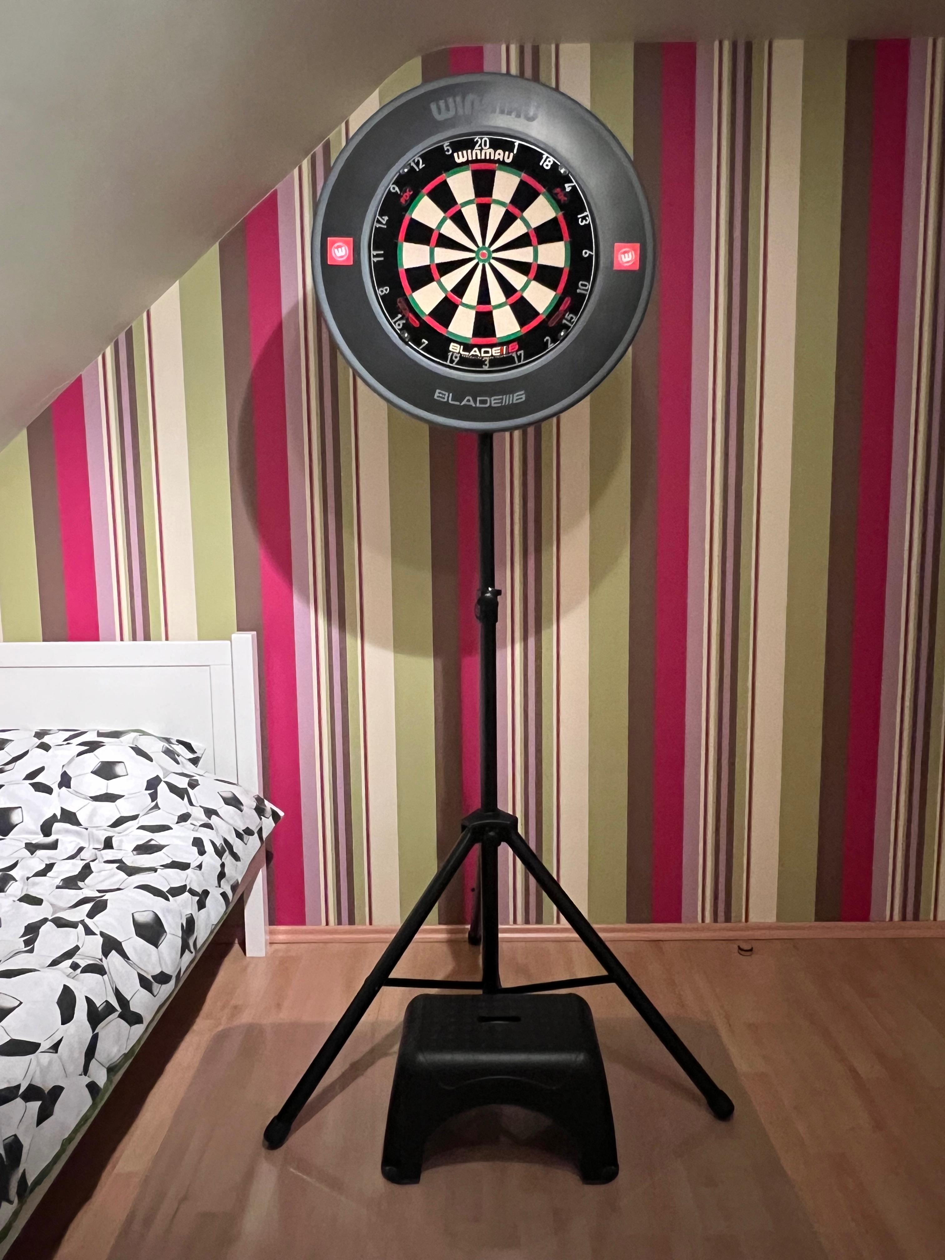 Darts stand 