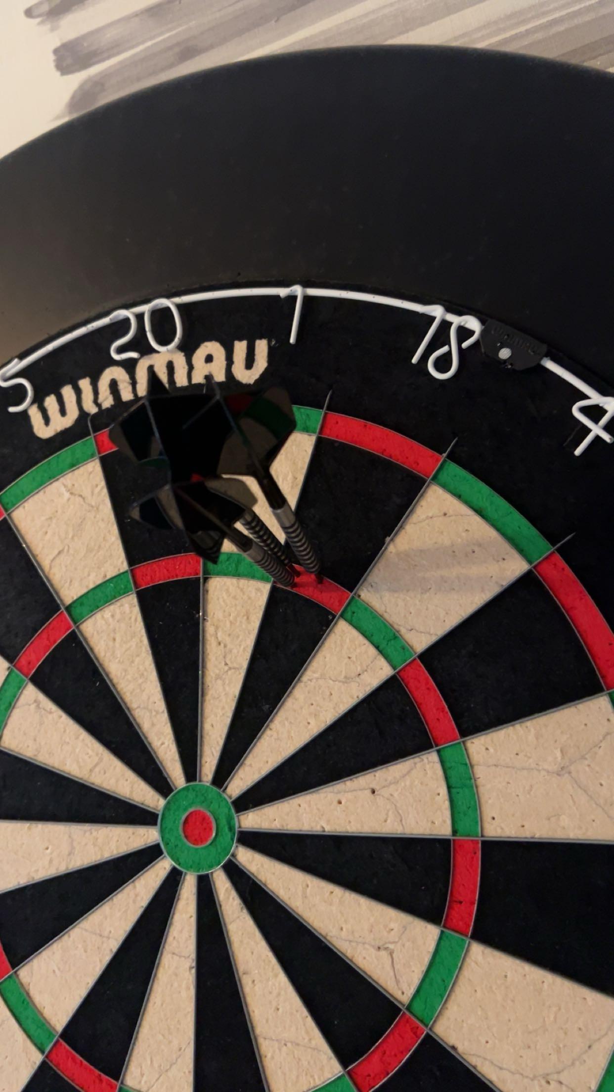 Mijn eerste gekochte pijlen en Kflex nu sparen voor dartbord