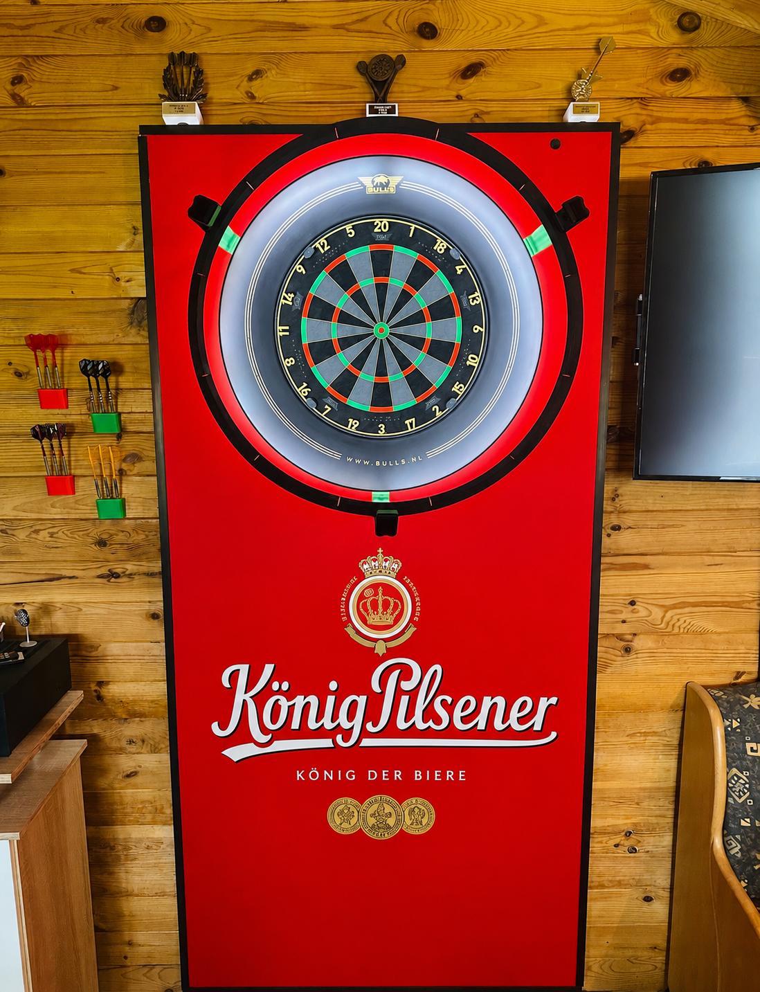König Pilsener Darts Arena – Wo jedes Bullseye , jedes Madhouse und auch jede 26 , wie 180 königlich gefeiert wird!