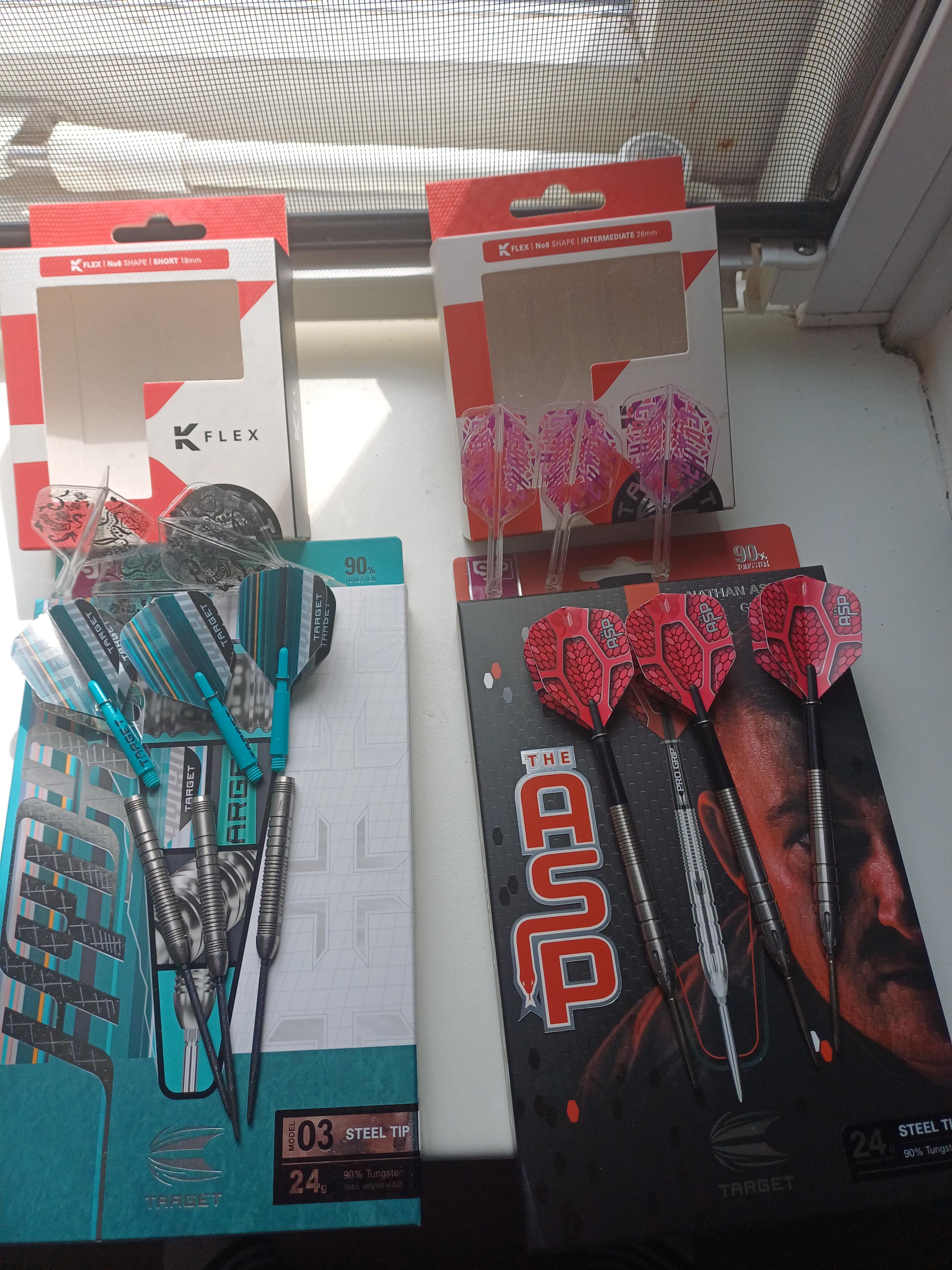 Ik ben geslaagd voor havo 5 dus nieuwe darts zouden cool zijn.