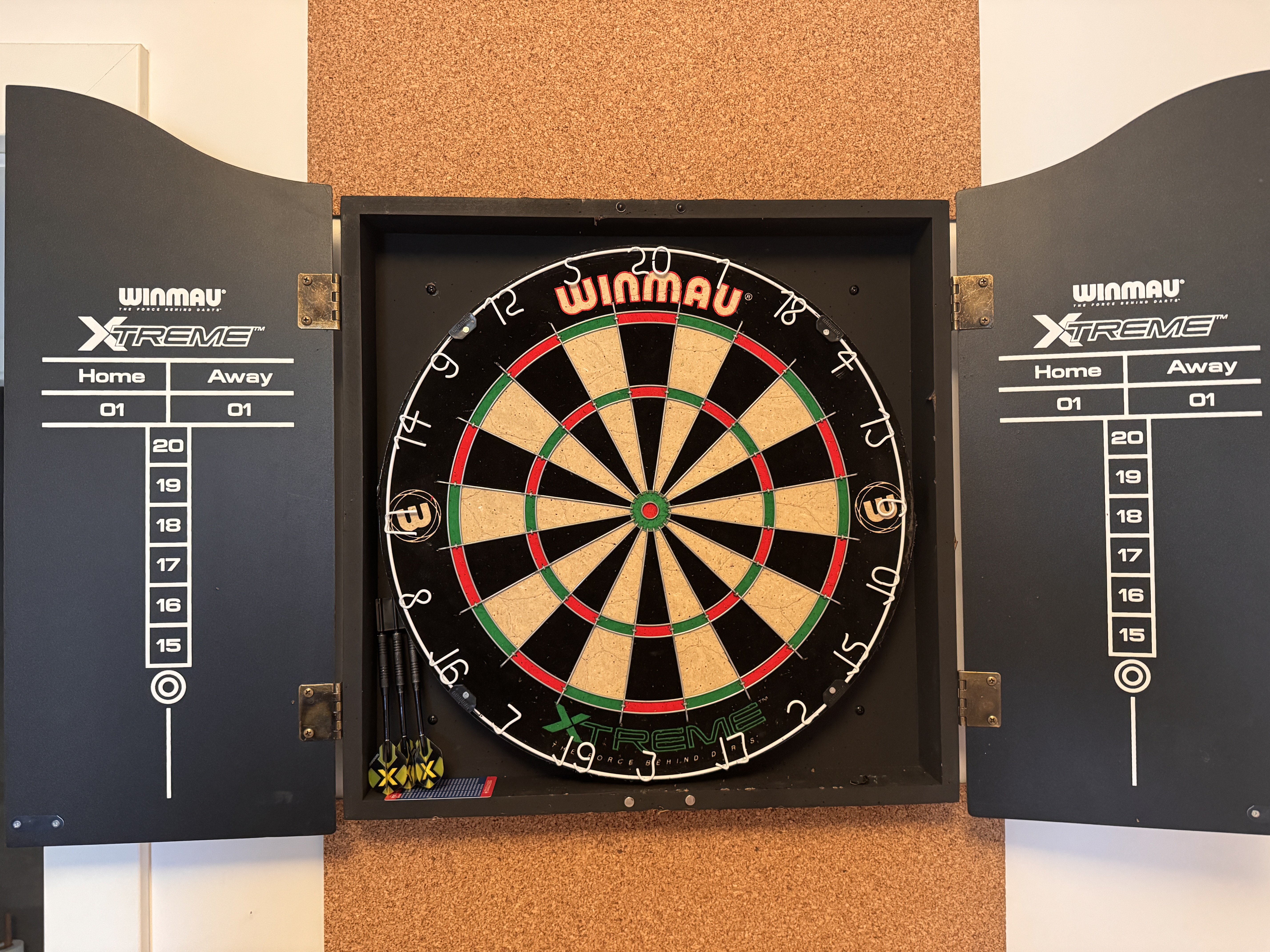 Dart cabinet 