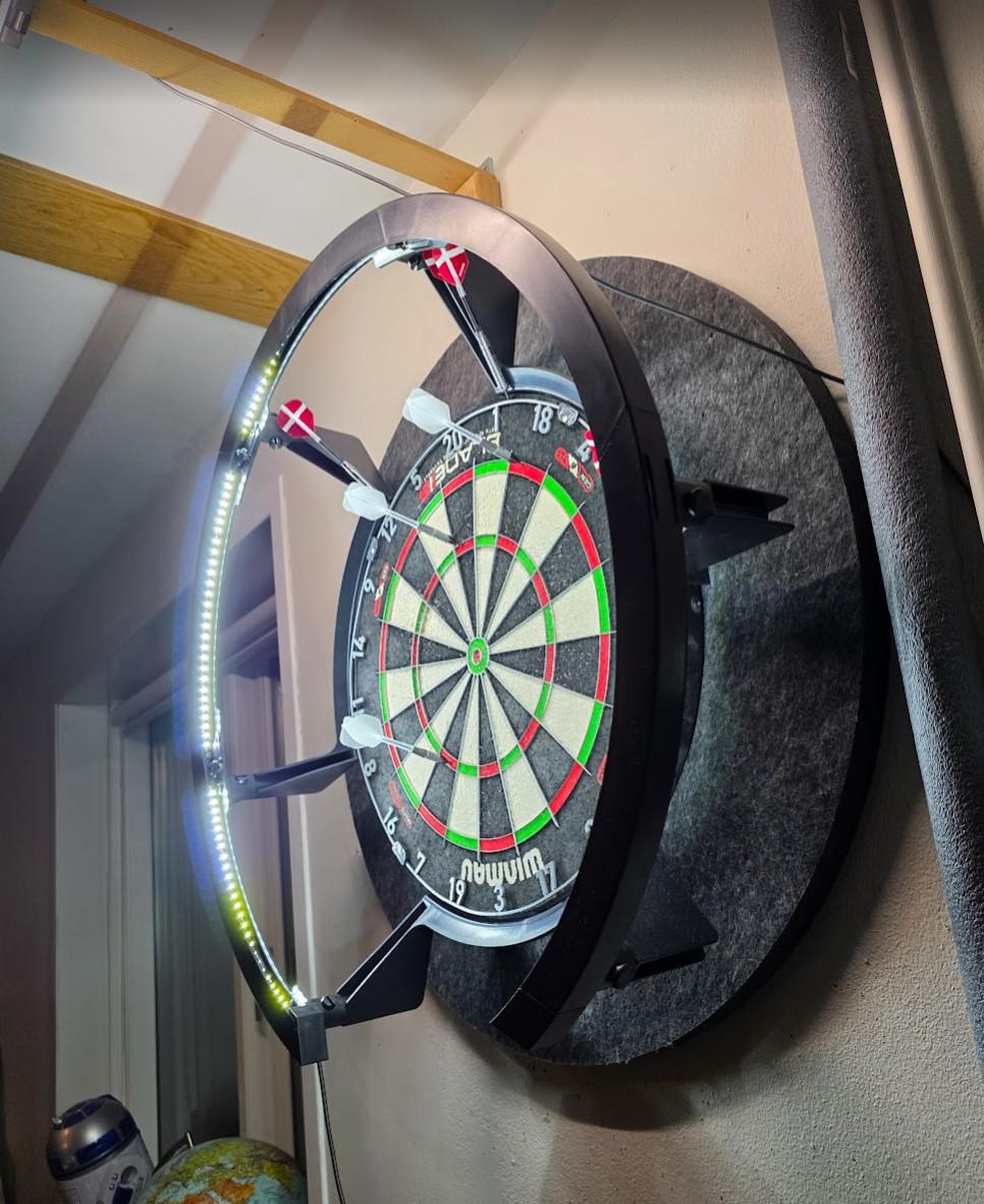 Karella Lydisolerende Beskyttelsesringe - Lyddæmper. Shot Flight Deck System Clear NO2 - Dart Flights. XQ Max Saturn 300 Dartskive Lyssystemer