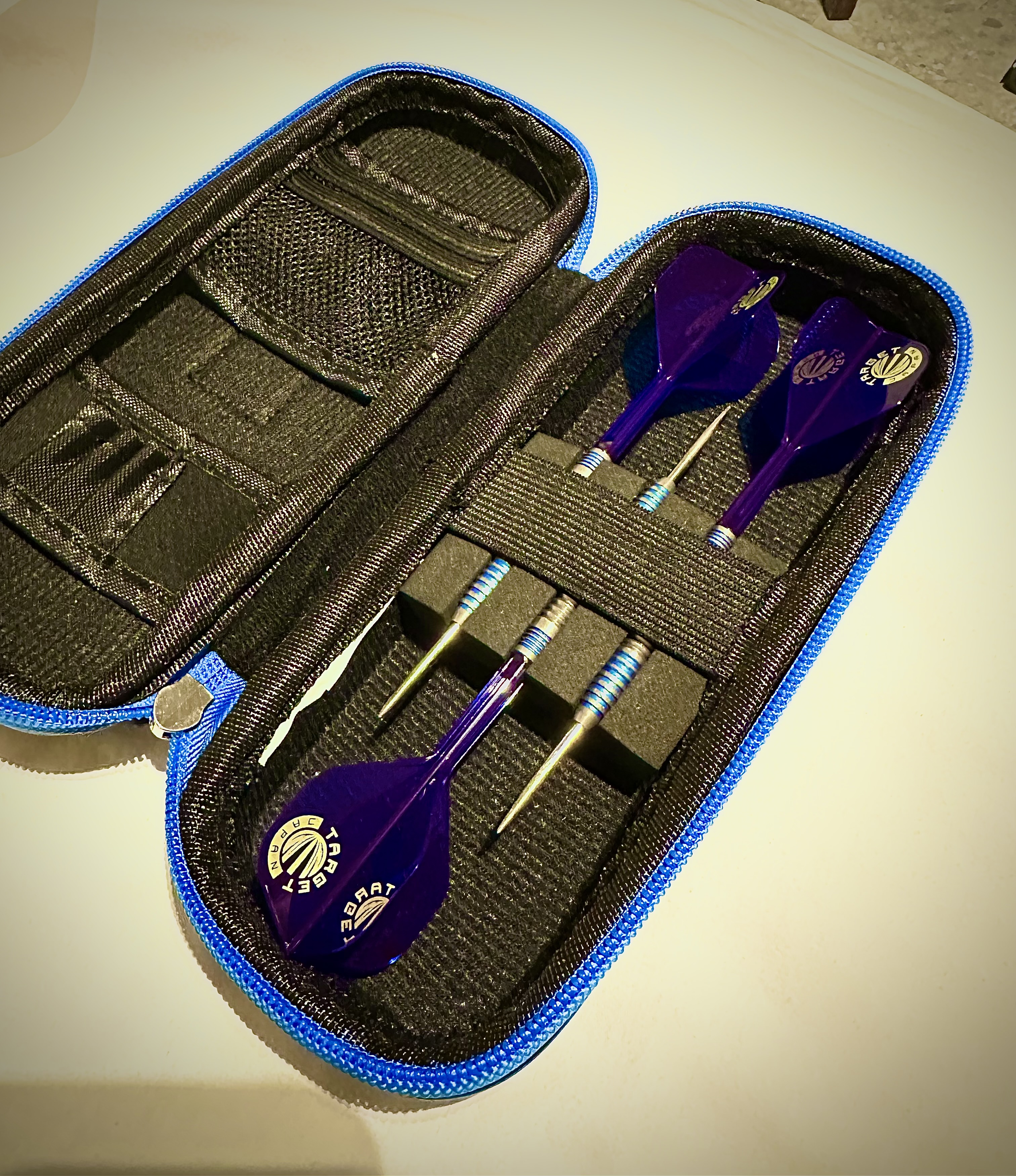 Target darts with k-flex Japan - Blue case