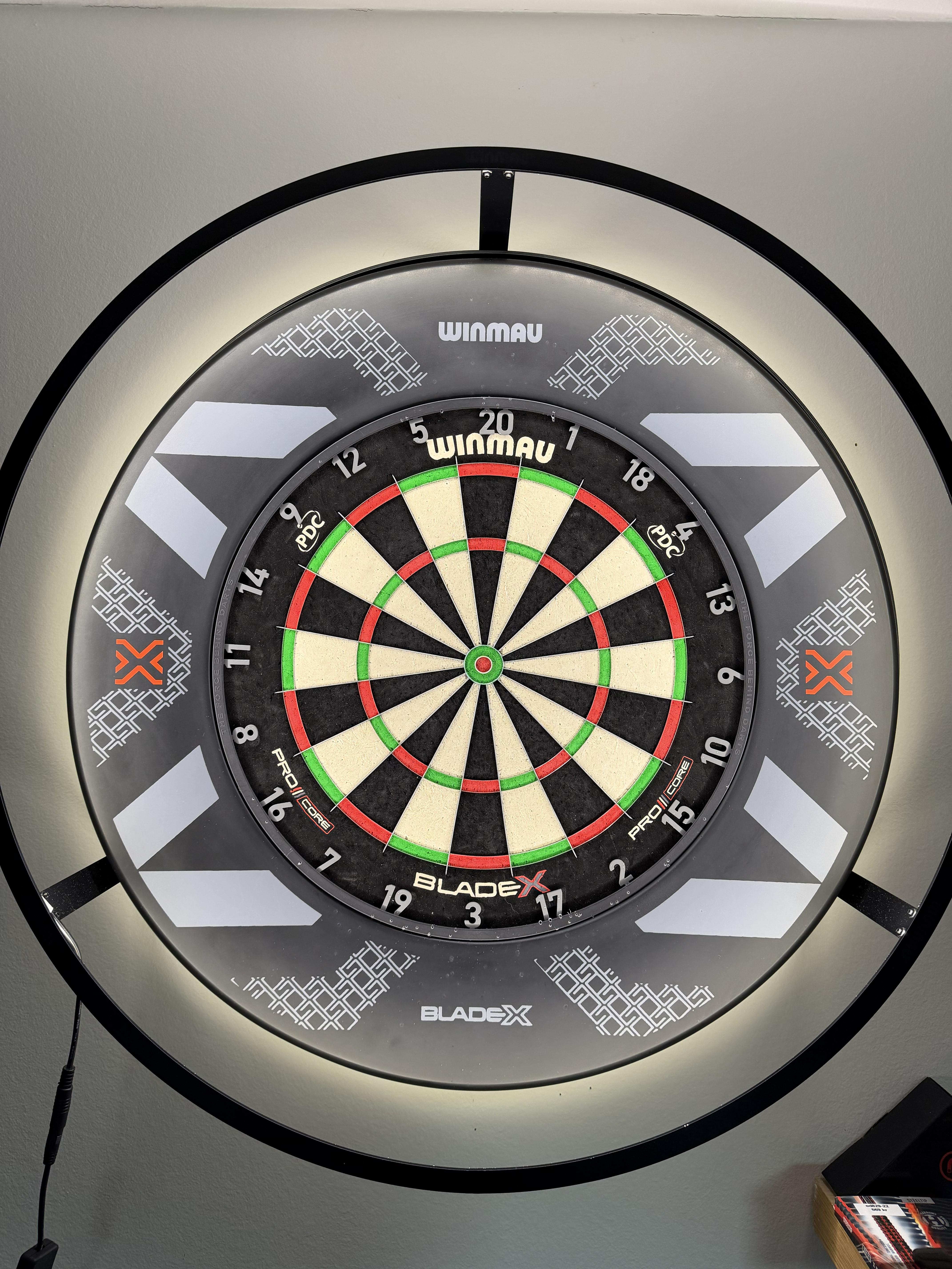 Winmau Blade X Protectionring and Dart Case