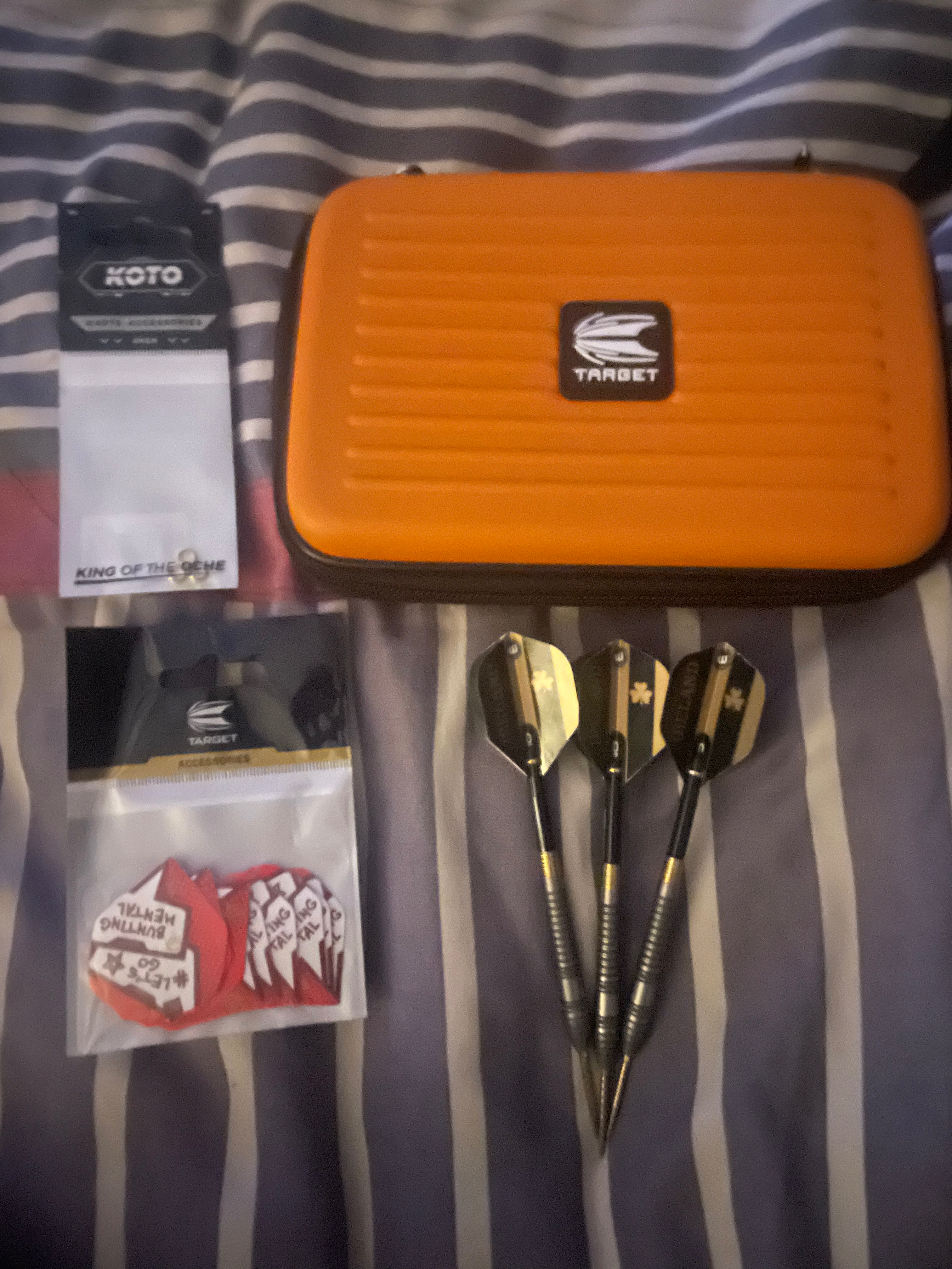 A set of 26mm points,gold rings and Short target Evo shafts are on the darts that I ordered off of ye before and they have improved me so much thank u 