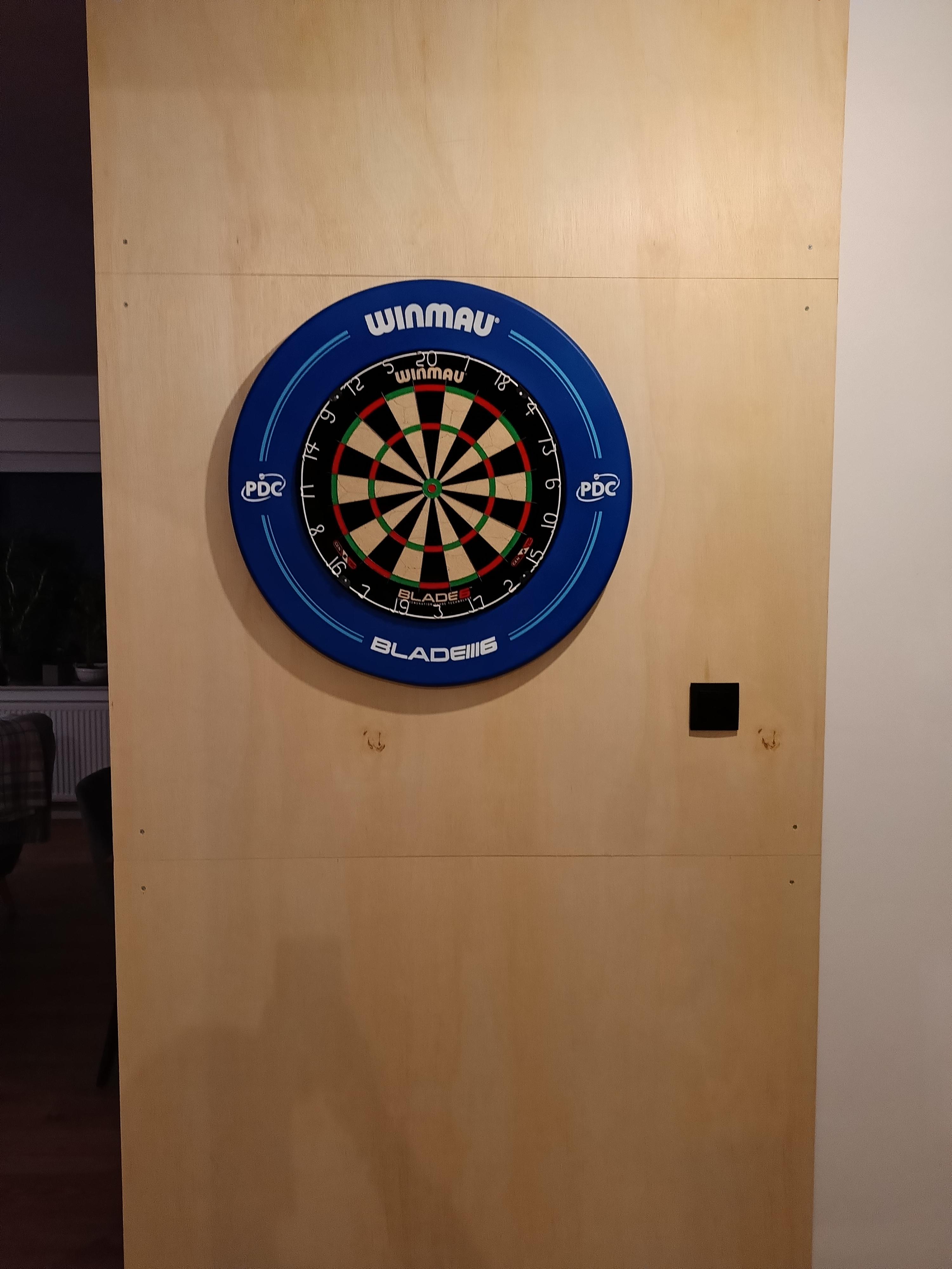 Winmau Blade 6 + surround