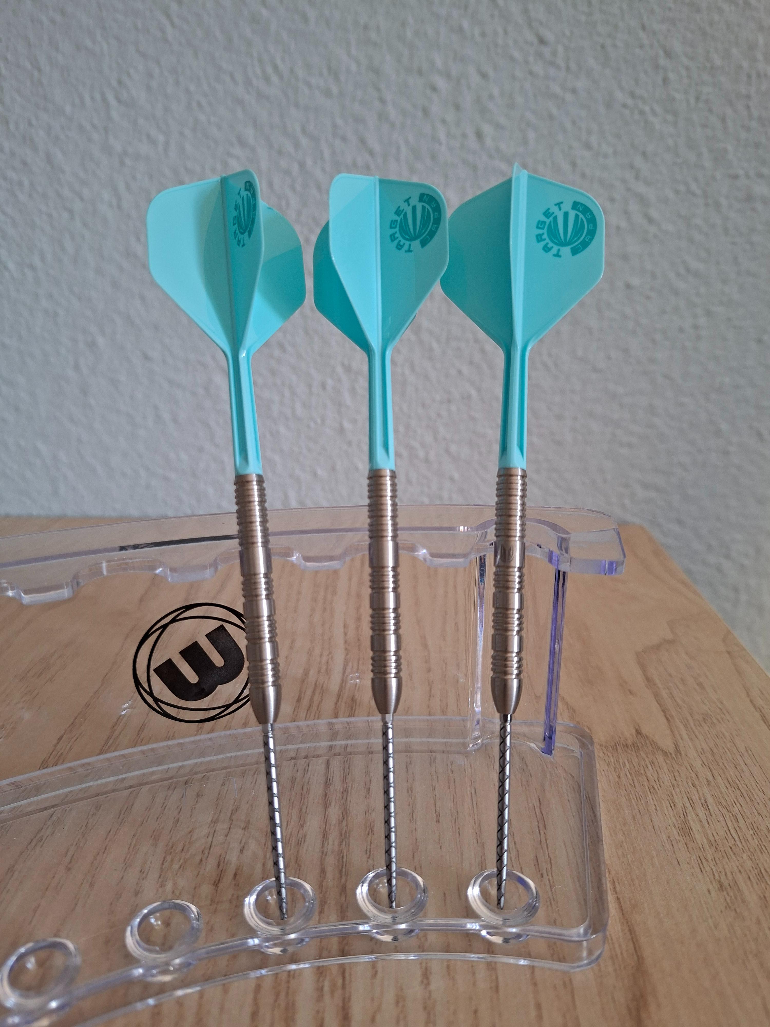 Target Hydro 02 swiss point + Target swiss diamond PRO silver + Target Japan Kflex Aqua logo n02 + winmau wave dart display standard