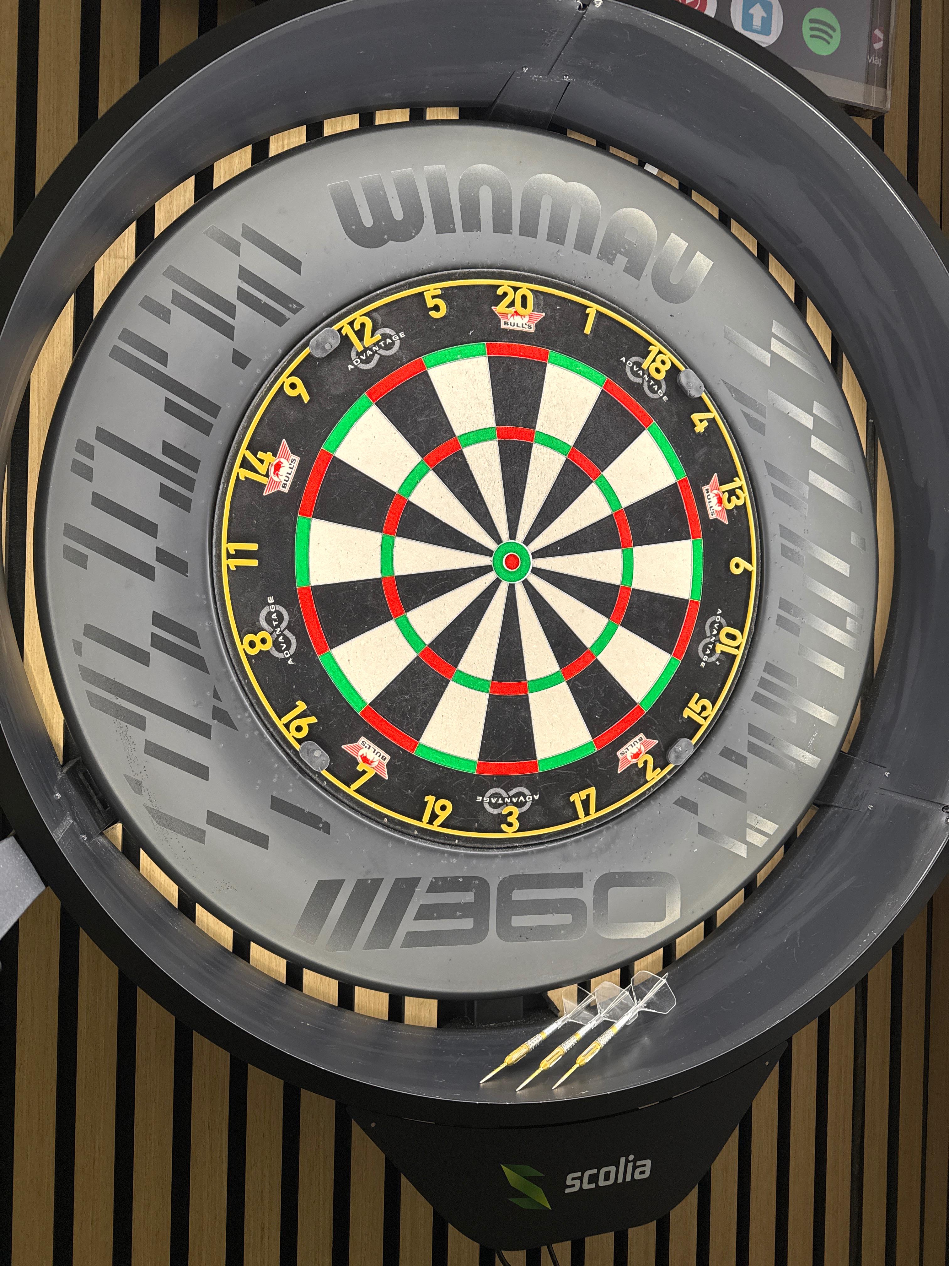 Scolia home 2 flex met bull’s advantage 8 dartbord en rvb chrono pijlen