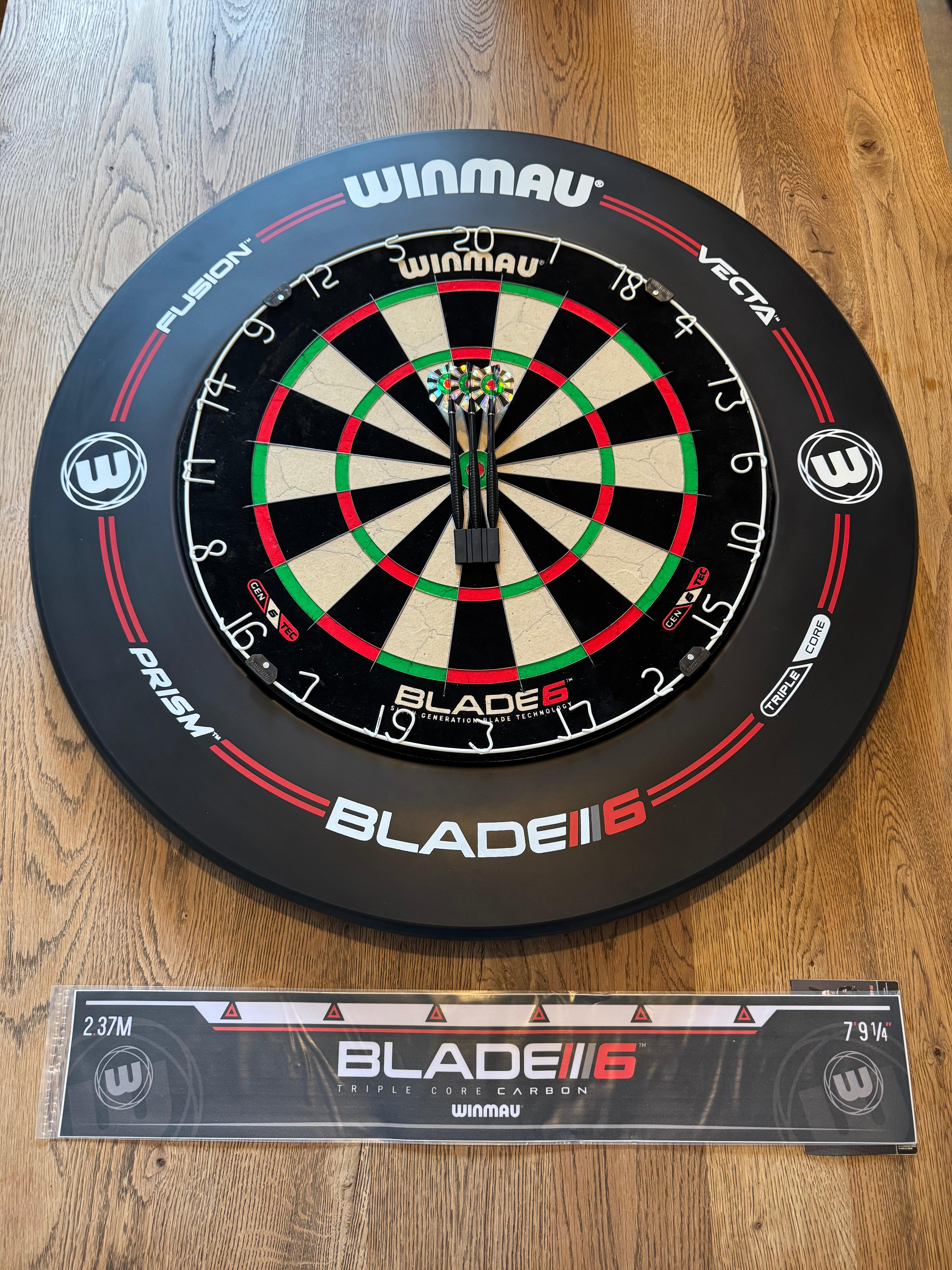Schroef in de muur en Lets Play Darts!