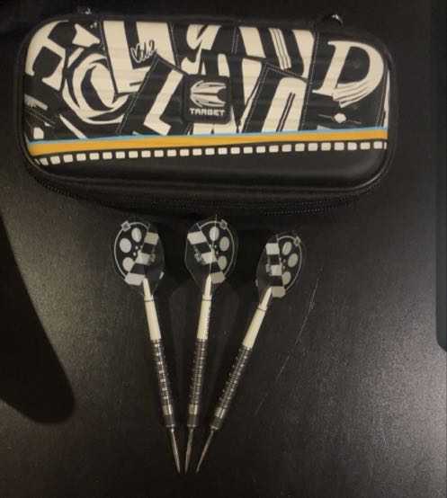 Dartspijlen + wallet Chris Dobey