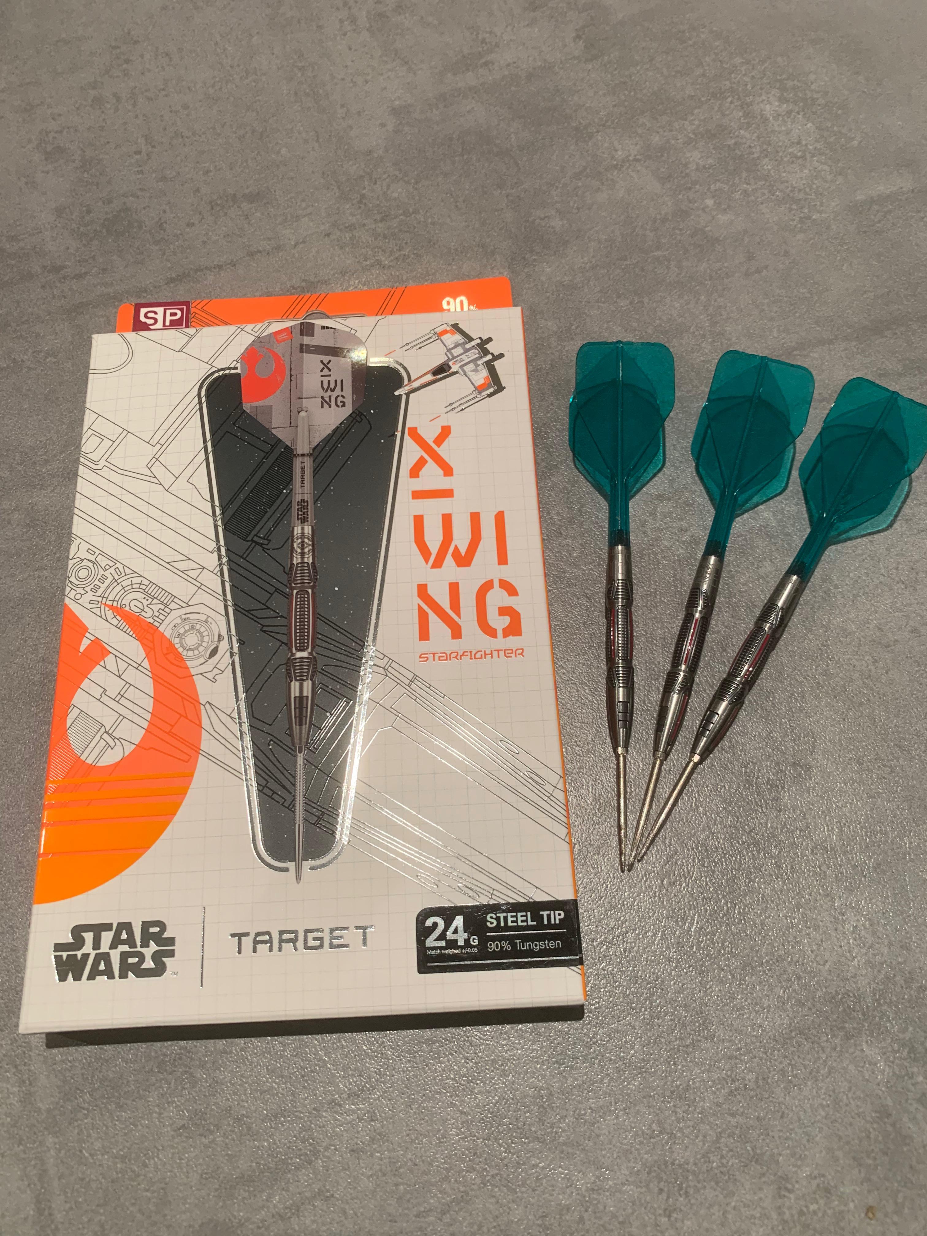 X-wing starfighter darts