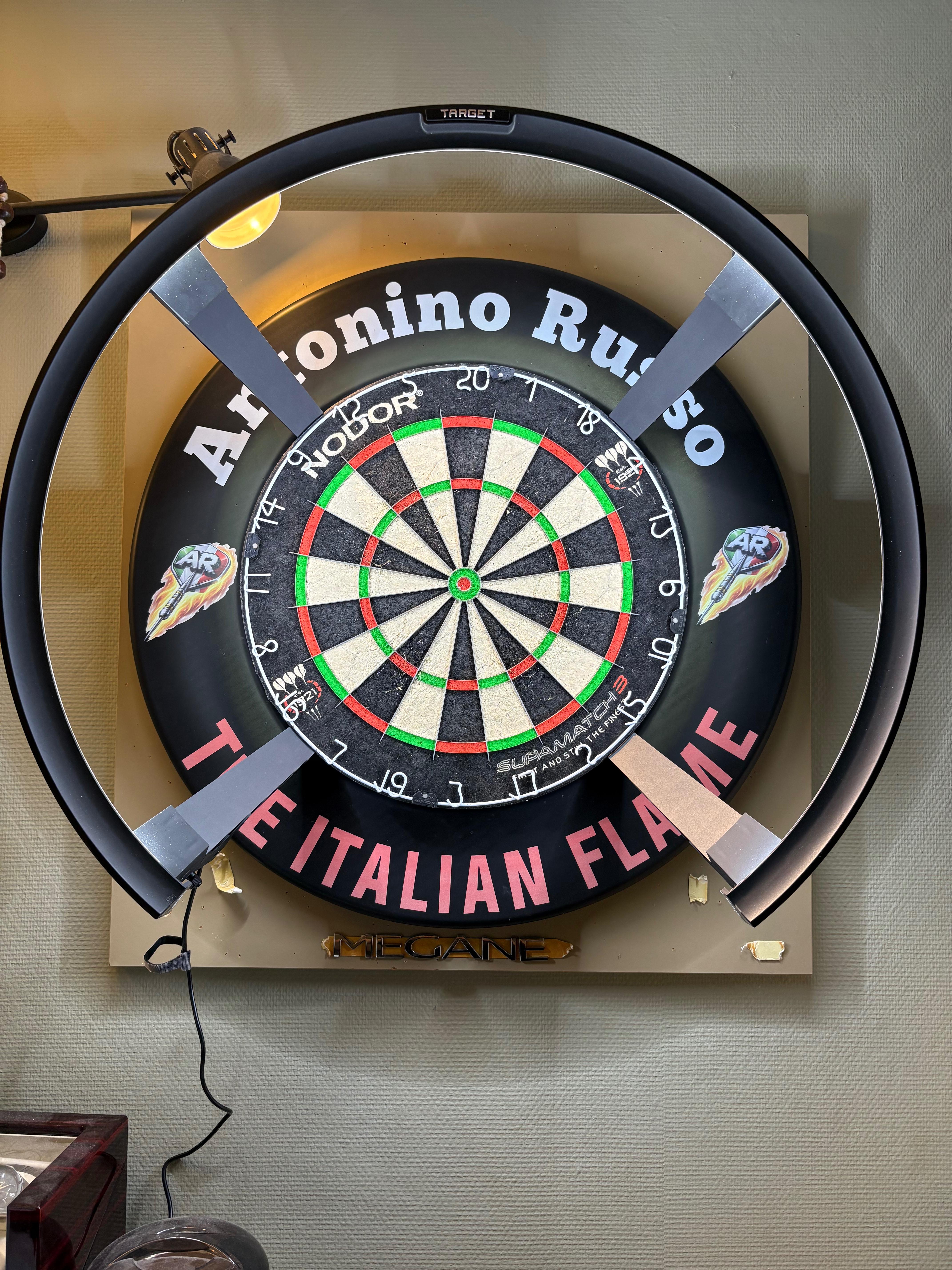 Target Omni, dart mat, en zelf ontworpen surround 