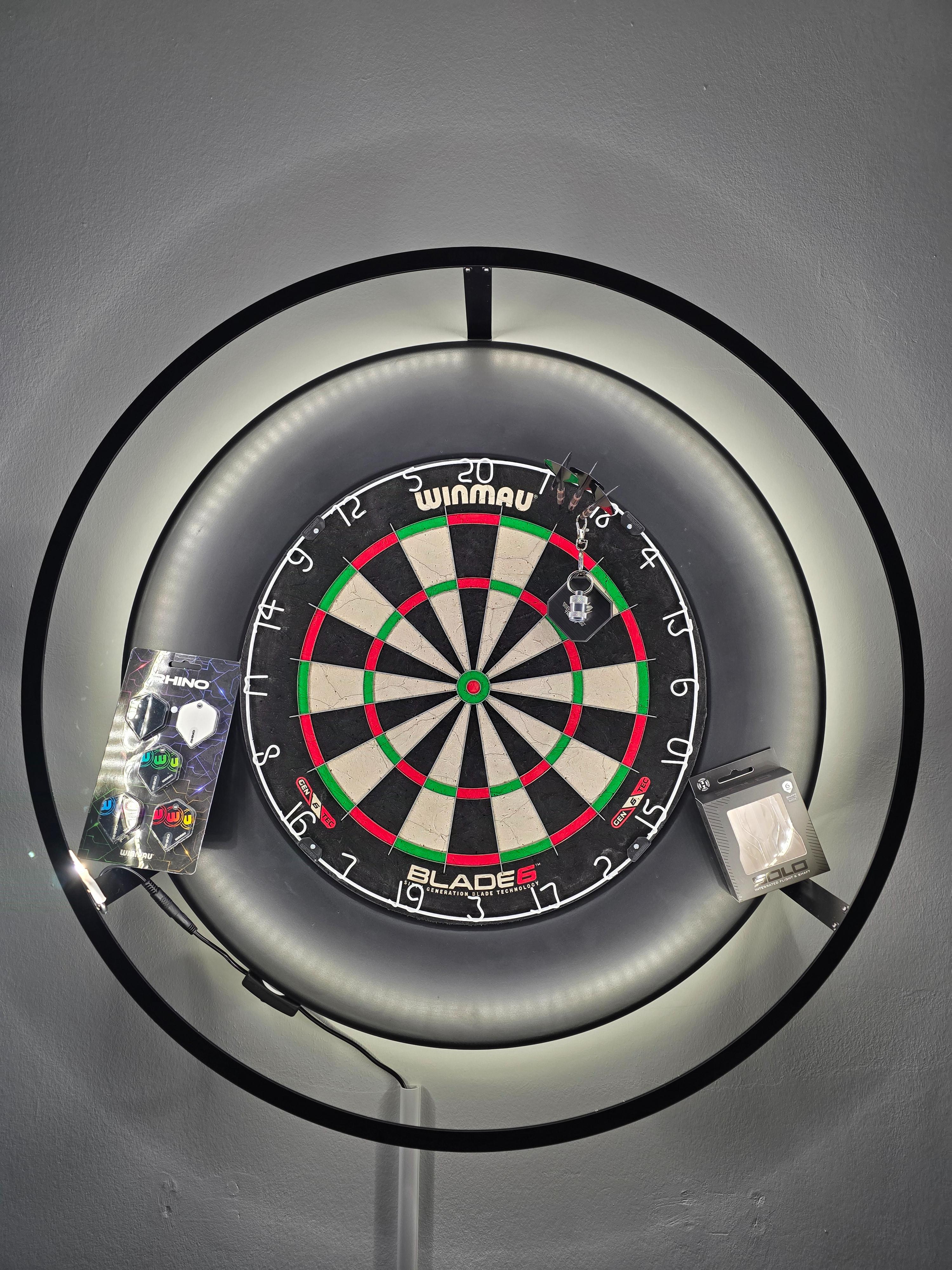 Dartscheibe und Zubehör