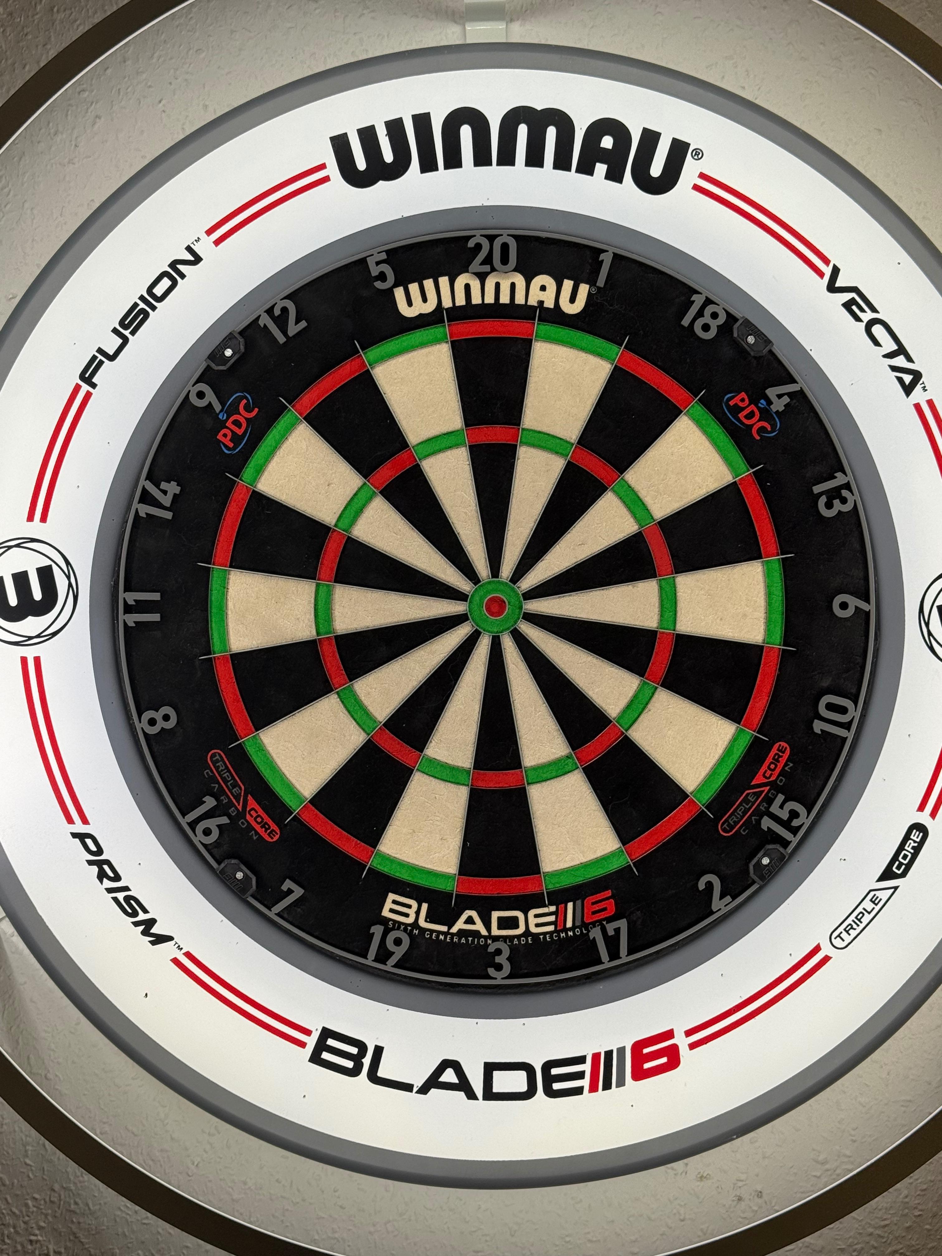 Winmau ICE Plasma + Blade 6 Triple Core Dartscheibe